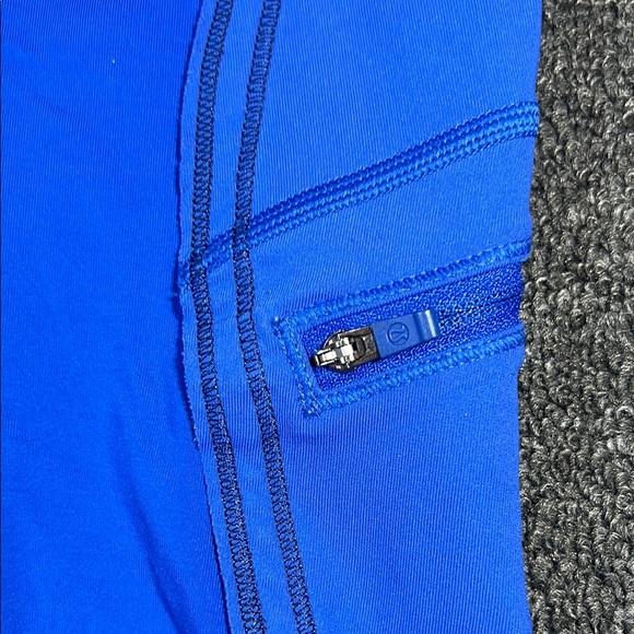 Lululemon Athletica Blue Athletic Capri Leggings, Size 4 - Picture 4 of 9